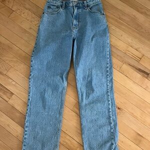 Women’s Abercrombie straight leg jeans